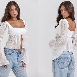 NWOT House of CB 'Lucie' White Pleated long sleeves crop top Top sz M